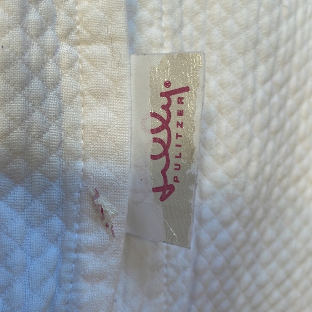 Lilly daisy white, embroidered eyelet Lilly Pulitzer pillowcase, waffle texture - Picture 5 of 6